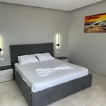 Mema's Stone Lägenhet