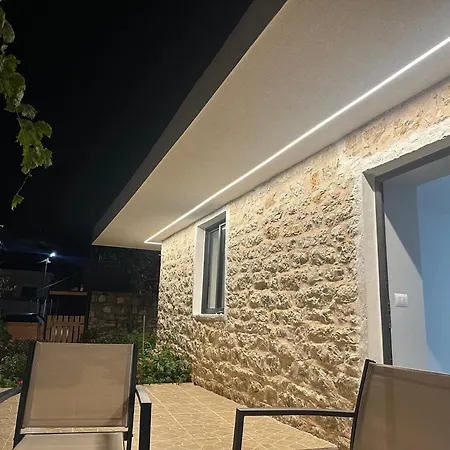 Mema's Stone Apartment Sarande