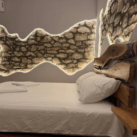 Mema's Stone Apartment Sarande