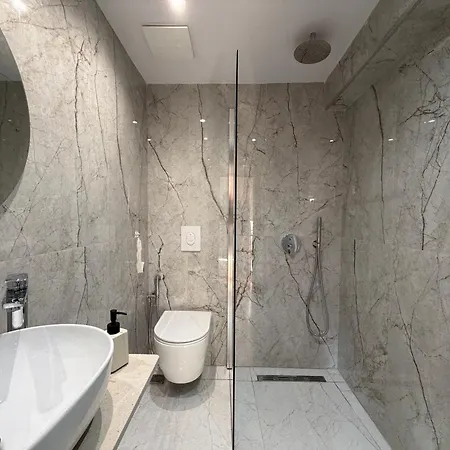 Mema's Stone Apartment *